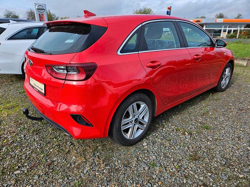 Kia cee'd cee&apos, d / Ceed Vision