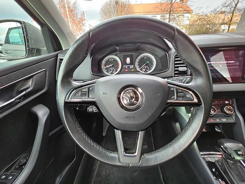 SKODA Karoq Style 1.5 TSI 16V Navi Kamera Sitzhz LED