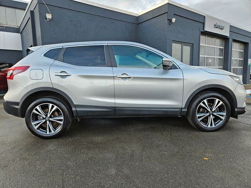 Nissan Qashqai 1.3 DIG-T N-Connecta, Sitzhzg& Navi