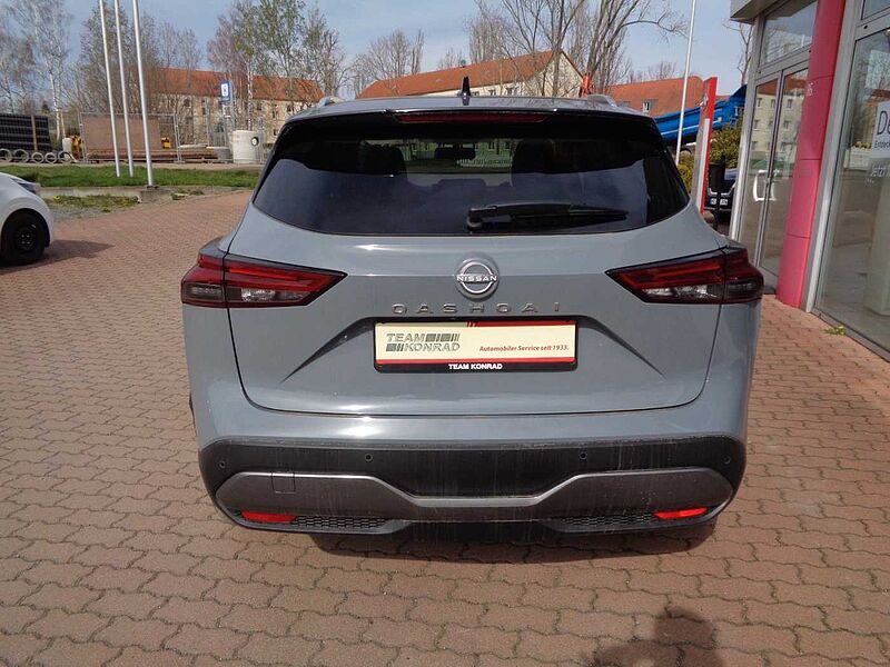 Nissan Qashqai Tekna 4x4 1.3 DIG-T MHEV 158PS XTRONIC